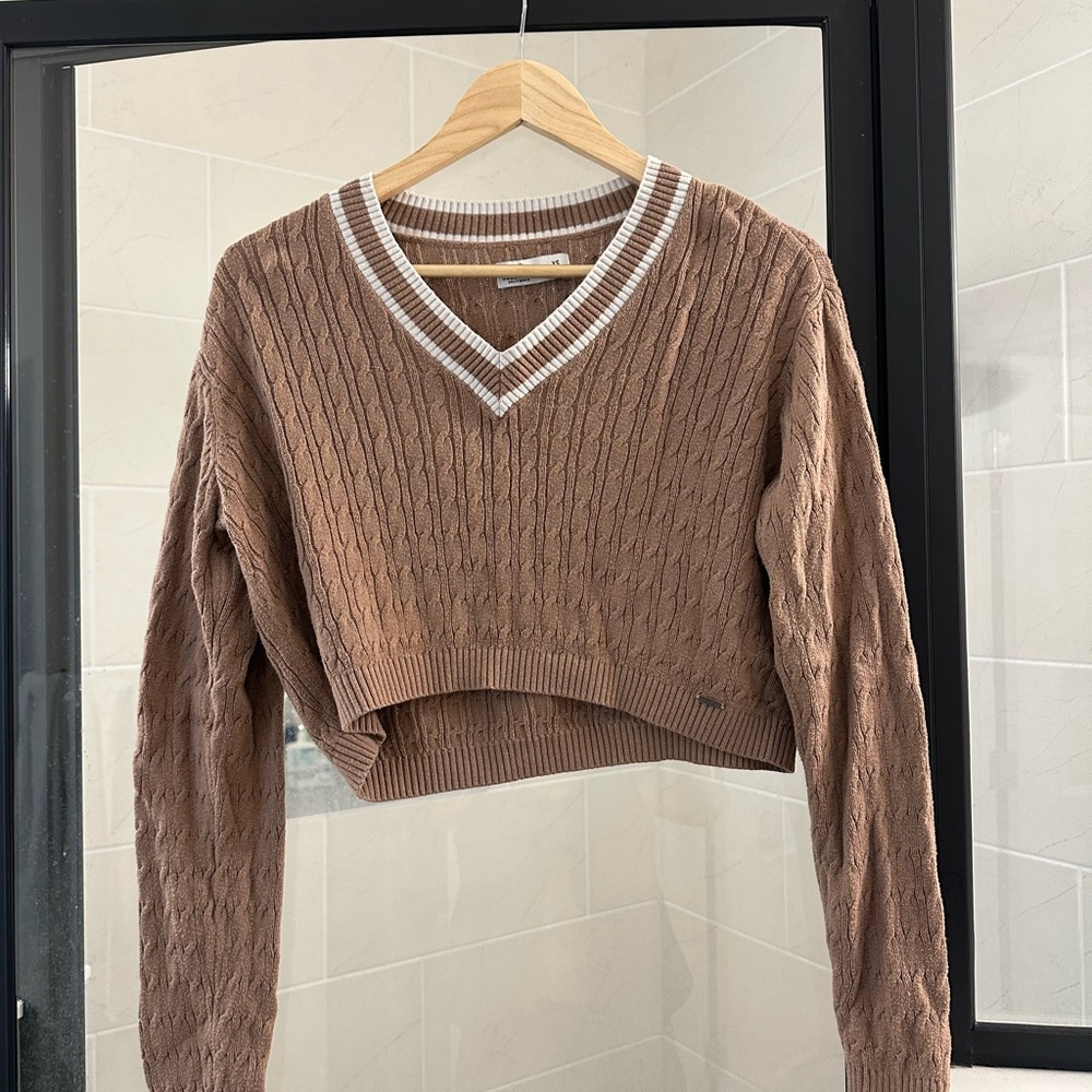 Hollister Brown V-Neck Cropped Sweater